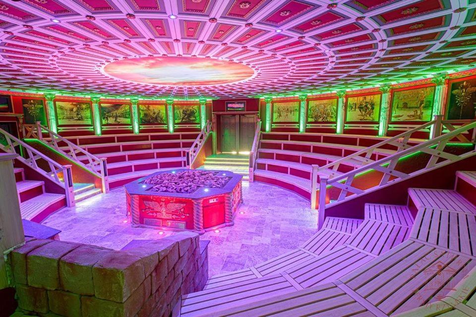 Palac Saturna Челадз Екстериор снимка